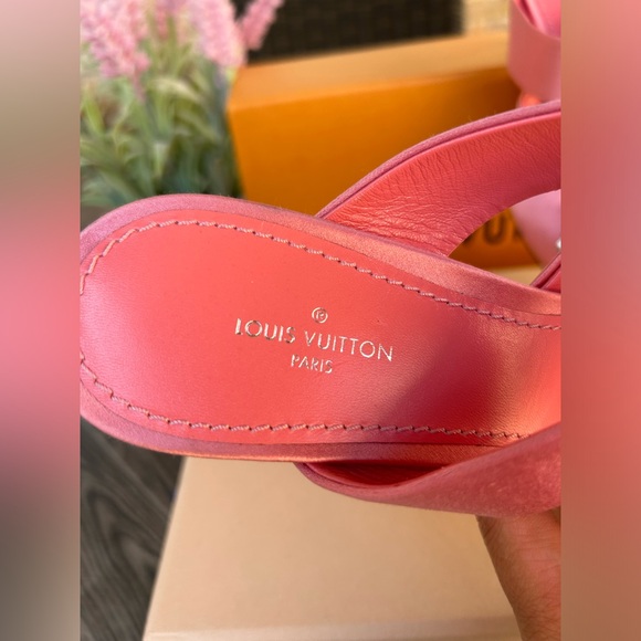 LV Madeleine Pointed Toe Heeled Sandal Satin with Crystals - Picture 5 of 16